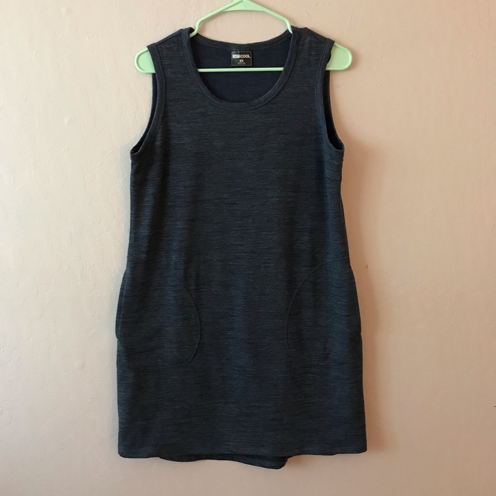 Blue t-shirt dress with pockets